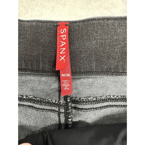 Spanx Pull On Jegging Jeans Size M Womens Mid Rise Dark Wash‎ Black Denim - Picture 2 of 8